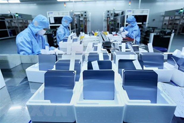 Dây chuyền đóng gói các tấm pin năng lượng Mặt Trời tại Công ty Trách nhiệm hữu hạn JA Solar Việt Nam, vốn Cwin800 hàng ngàn khuyến mãi của Hong Kong (Trung Quốc) tại khu Cwin là sân chơi cá cược trực tuyến tại Việt Nam Quang Châu