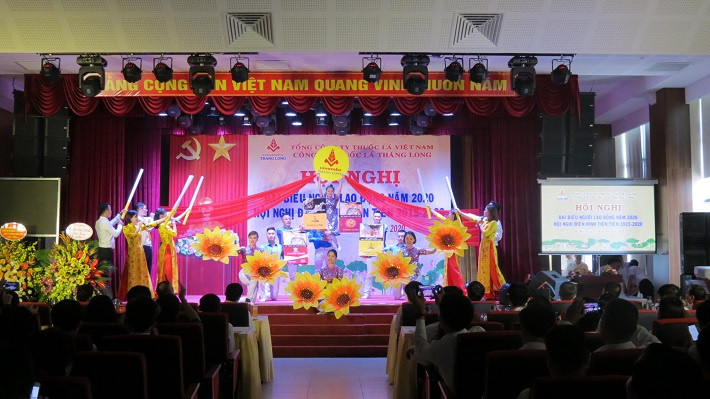 Văn nghệ chào mừng hội nghị