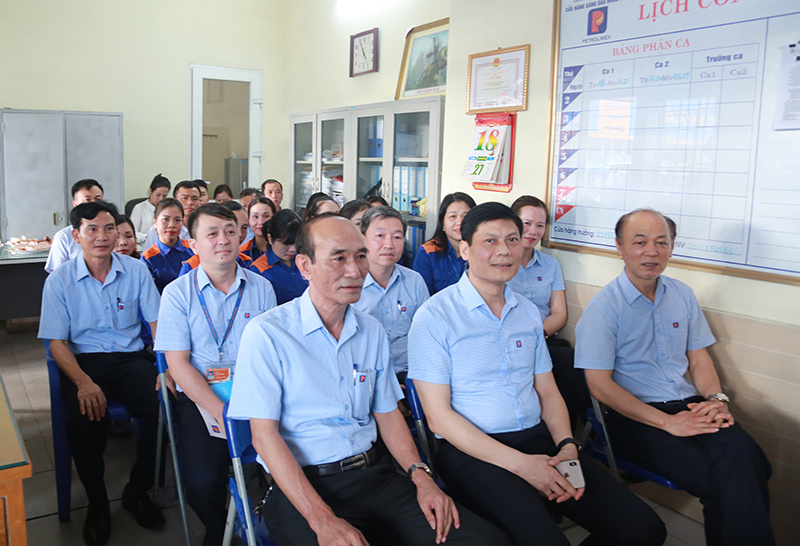 toàn cảnh le