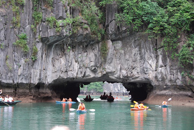 Hang luồn
