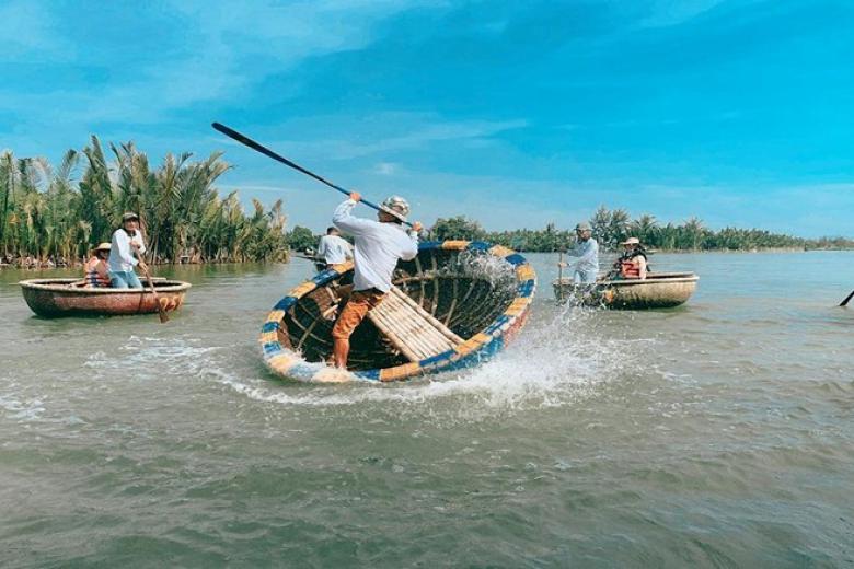 Lắc thuyền thúng