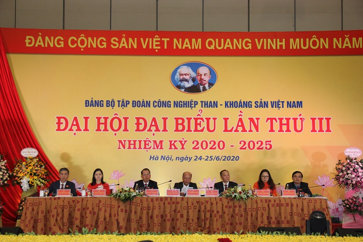 Đoàn chủ tịch 