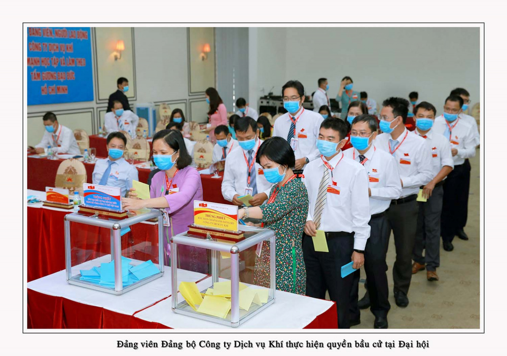 Đảng viên Đảng bộ Công ty Dịch vụ Khí thực hiện quyền bầu cử tại Đại hội