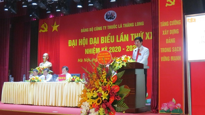 lãnh đạo báo cáo
