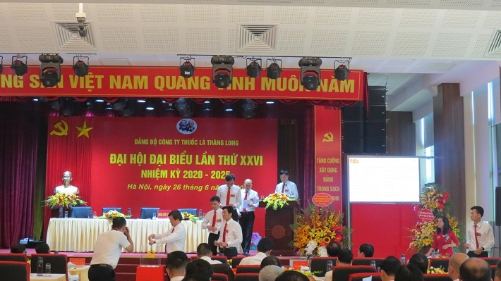 Đại biểu bỏ phiếu bầu