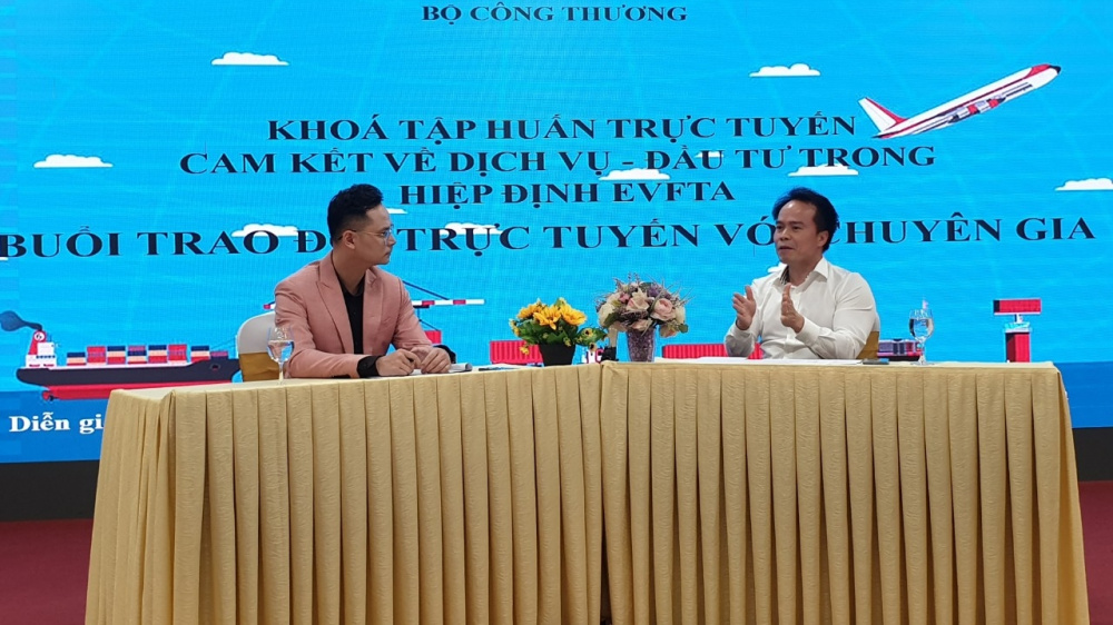 Ông Ngô Chung Khanh - Phó Vụ trưởng Vụ Cwin com đăng nhập thương mại đa biên, Cwin63 sân chơi đỉnh cao tại buổi trao đổi trực tuyến với học viên