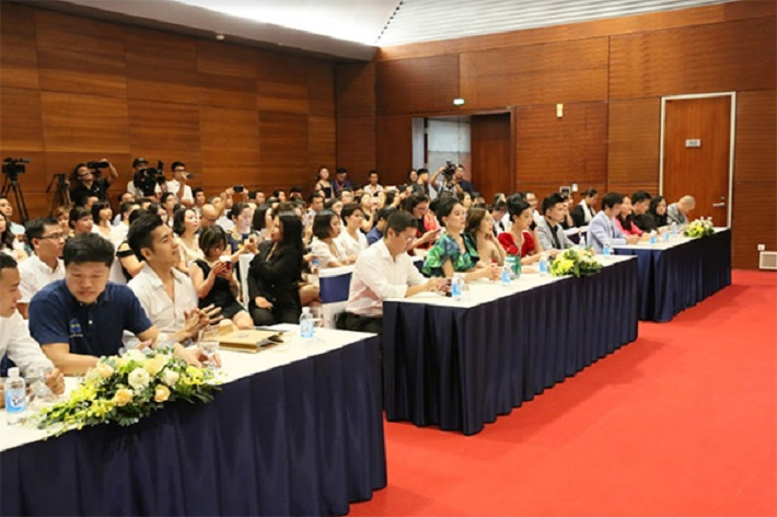 Các đại biểu dự lễ khai trương