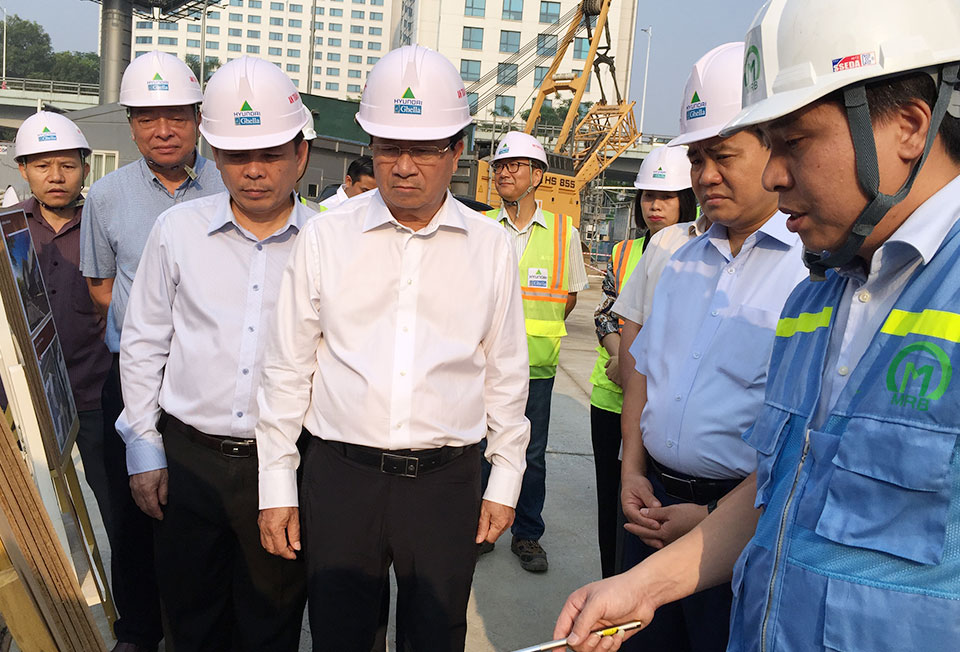 Phó Thủ tướng Trịnh Đình Dũng kiểm tra một số dự án Cwincom Cá cược thể thao trọng điểm của Thủ đô.