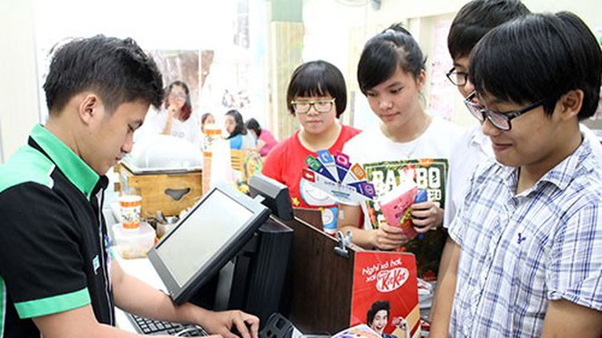 Thanh toán qua POS trở nên phổ biến ở hệ thống siêu thị