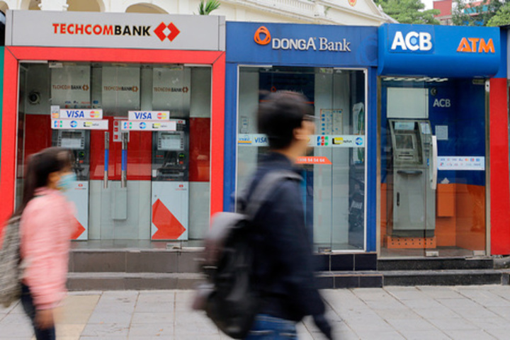 Tính đến nay, số món giao dịch qua ATM tăng 12% so với cuối năm 2019