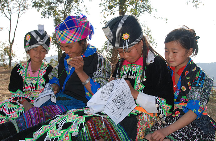 cải thiện một bước đời sống vật chất, tinh thần của đồng bào vùng sâu, vùng xa, vùng biên giới.