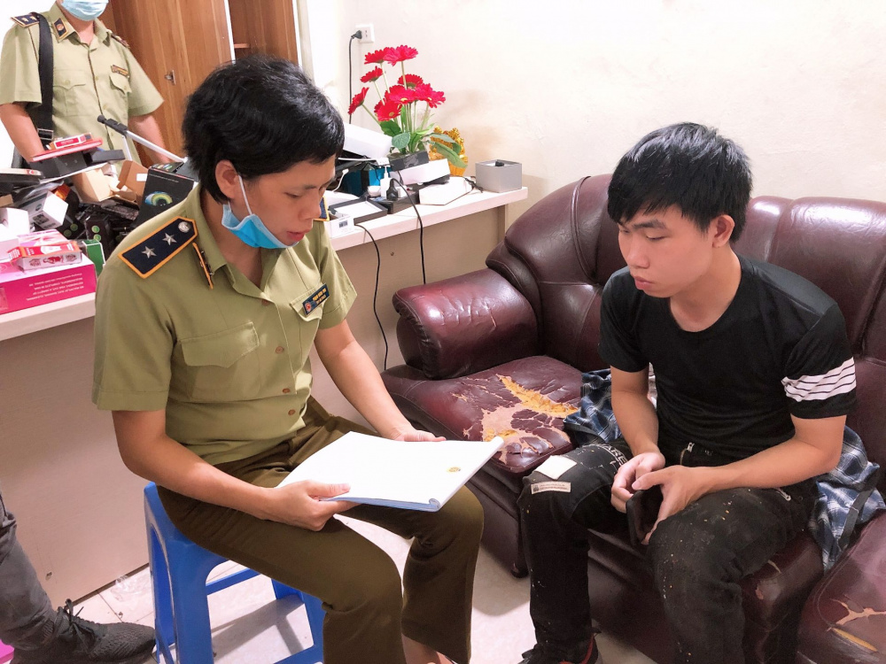 đường dây mua bán thiết bị gian lận trong thi cử
