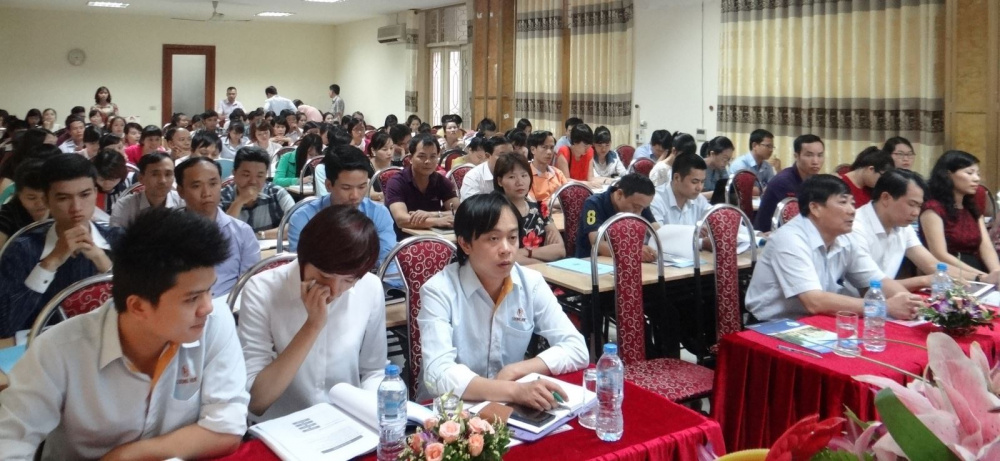 Trường Đào tạo, bồi dưỡng Cán bộ Công Thương phối hợp với Vụ Thị trường trong nước, Trung tâm Xúc tiến thương mại Hải Phòng, Hiệp hội Nữ doanh nhân Việt Nam tổ chức khai giảng lớp Bồi dưỡng Kỹ năng bán hàng Việt tại Hải Phòng, tháng 7 năm 2015