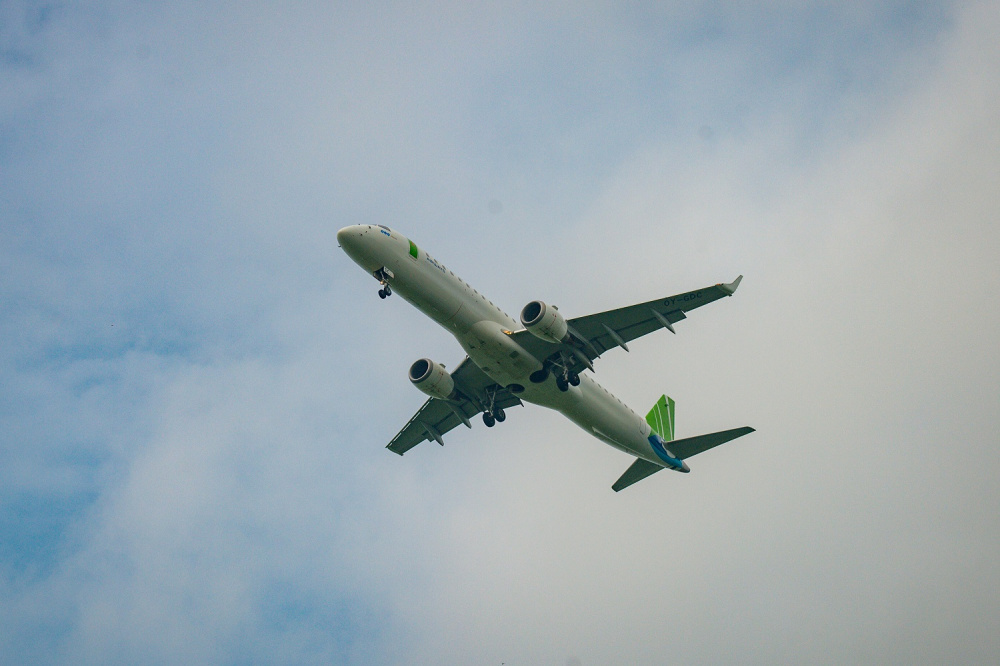 Embraer E195 