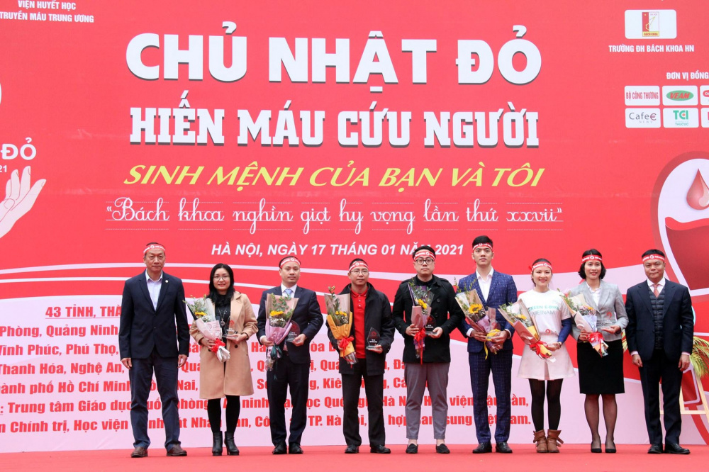 chủ nhật đỏ