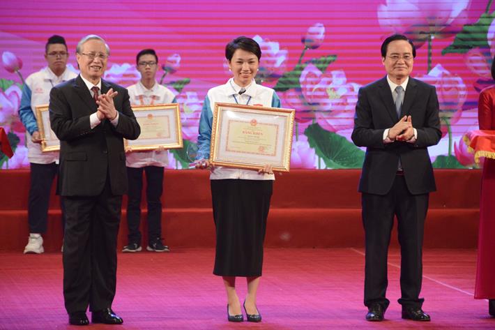 Bộ trưởng Phùng Xuân Nhạ