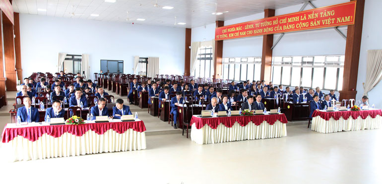Các đại biểu tham dự hội nghị tổng kết