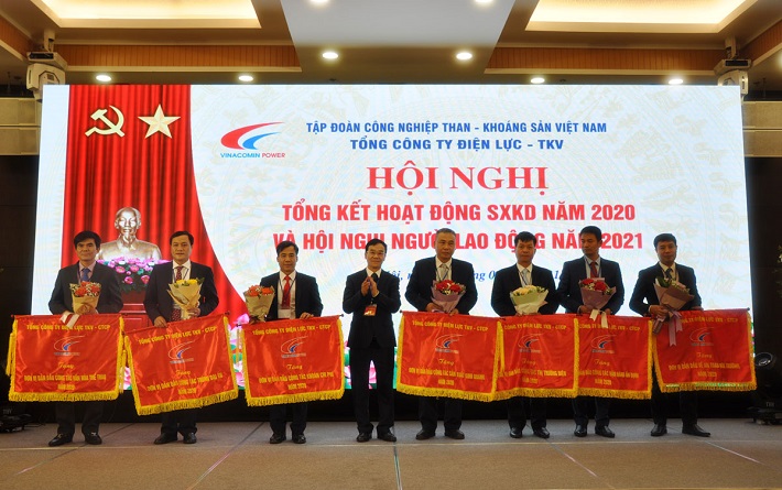 Khen thưởng
