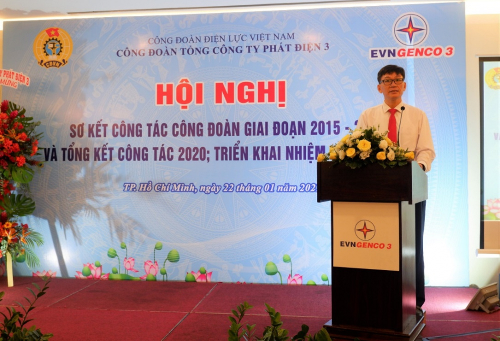 Đ/c Vũ Quang Sáng - Chủ tịch Công đoàn Tổng Công ty tiếp thu ý kiến chỉ đạo và kết luận Hội nghị