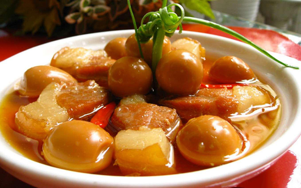 Thịt kho trứng