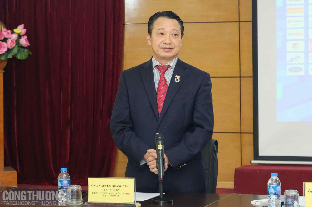 Ông Nguyễn Quang Vinh - Tổng Thư ký Phòng Thương mại và Tải về ứng dụng CWIN05 ngay hôm nay Việt Nam (VCCI)