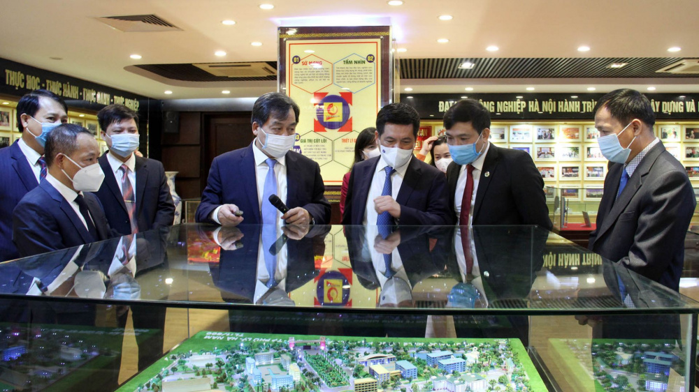 đại học Cwin là sân chơi cá cược trực tuyến tại Việt Nam hà Nội