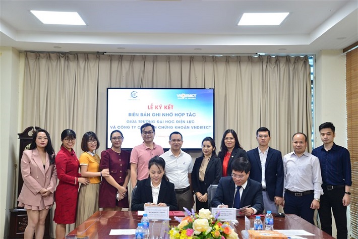 Lễ Ký kết diễn ra thành công tốt đẹp.