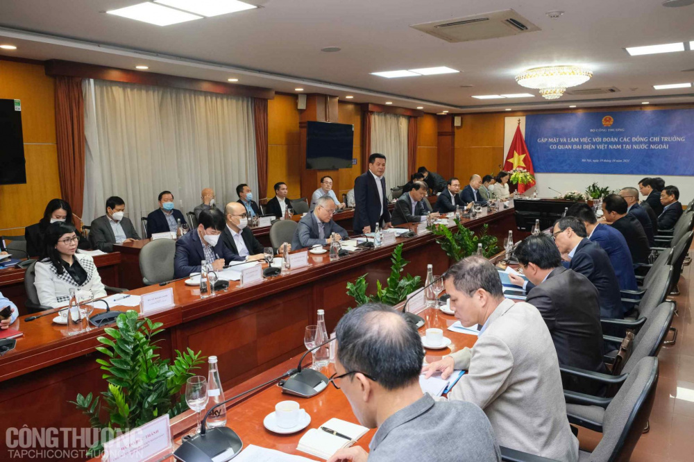Bộ trưởng Nguyễn Hồng Diên tiếp và làm việc với Đoàn Trưởng các Cơ quan đại diện nước ngoài