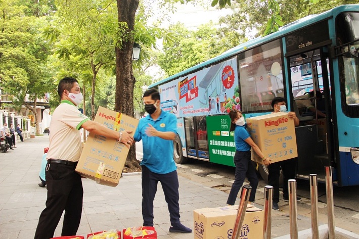 cung cấp  các sản phẩm cho những chuyến xe nghĩa tình mùa COVID-19 