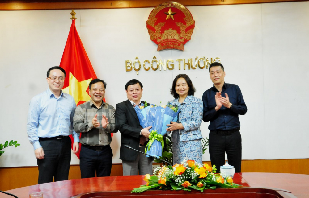 bổ nhiệm phó chánh văn phòng bộ công thương