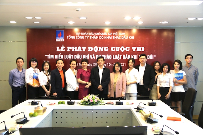 Ban Tổ chức cuộc thi