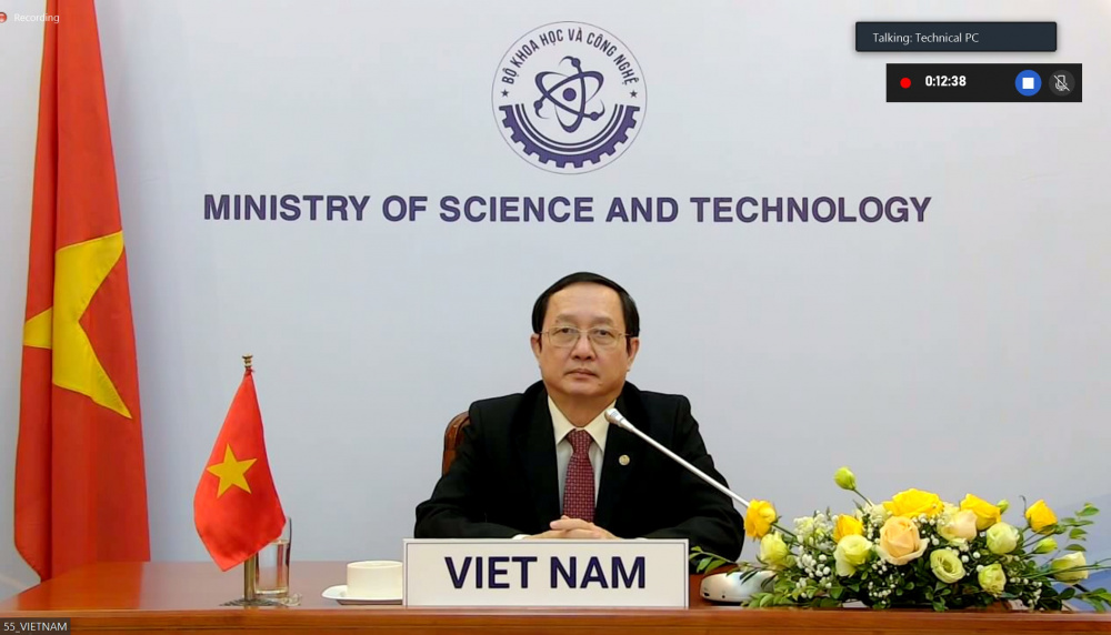 Ông Huỳnh Thành Đạt