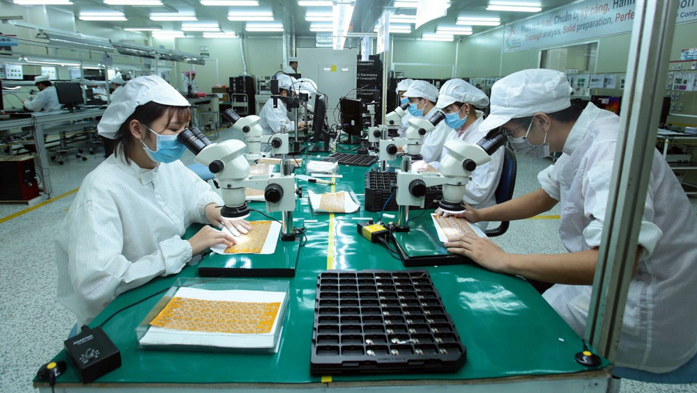 Đức Phật khuyên mọi người chăm chỉ làm việc và giữ mỗi quan hệ chủ-tớ hài hòa