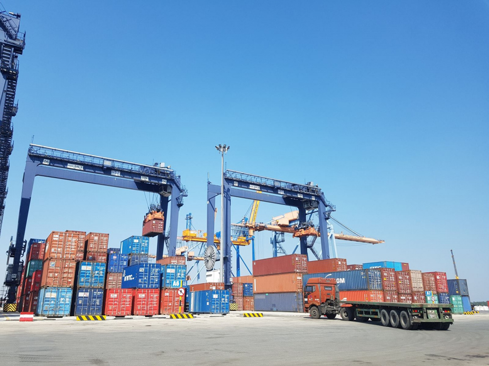 Cán cân thương mại đảo chiều ngoạn mục, chấm dứt tình trạng nhập siêu