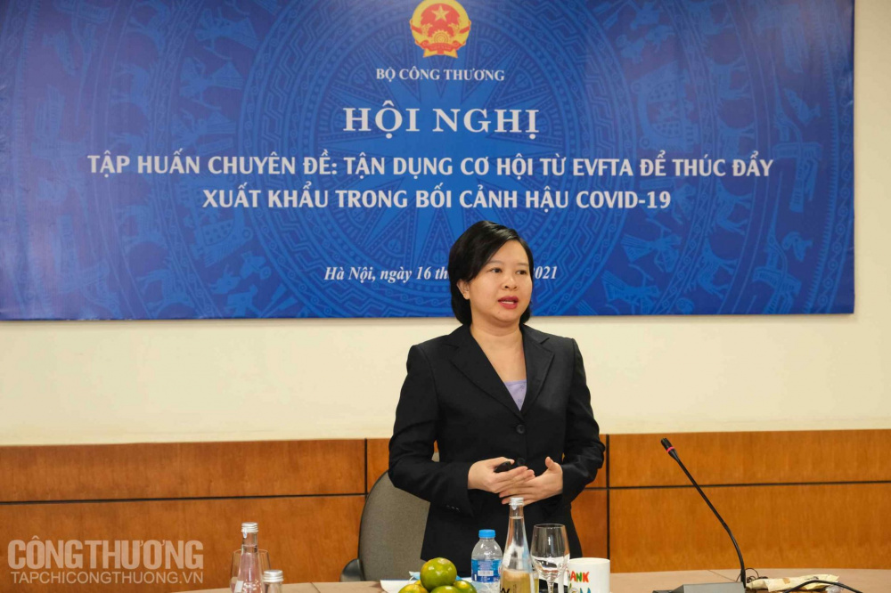 Bà Trịnh Thị Thu Hiền - Trưởng phòng Xuất xứ Cwin Đăng Ký + 1888k, Cục Cwin666 khuyến mãi cực lớn mỗi ngày, Cwin63 sân chơi đỉnh cao