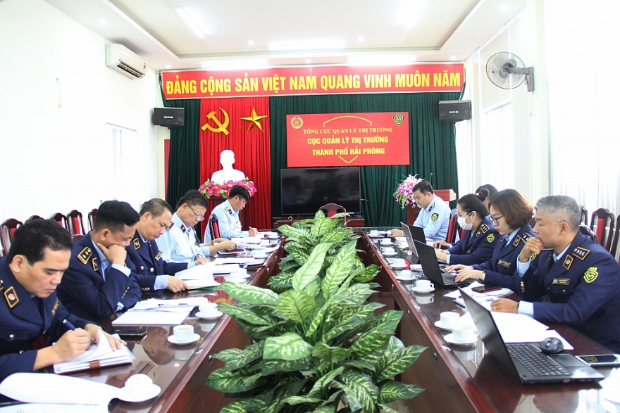 Đồng loạt ra quân kiểm tra, QLTT Hải Phòng thu giữ hàng ngàn sản phẩm giả nhãn hiệu