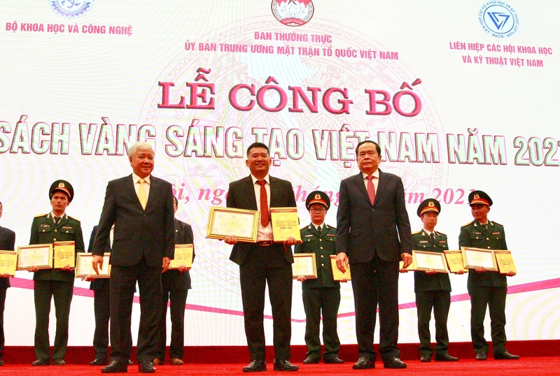 Gốm Đất Việt
