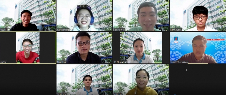Đội Lotus Blooms PetroVietnam University PVU tham dự cuộc thi Petrocup Thế giới 2021