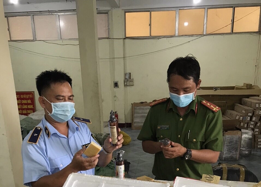 Báo động tình trạng sản xuất mỹ phẩm dùng công nghệ "xô chậu"