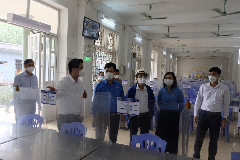 công đoàn Cwin là sân chơi cá cược trực tuyến tại Việt Nam hóa chất việt nam tặng quà công nhân Nền tảng hàng đầu cung cấp Cwin com
