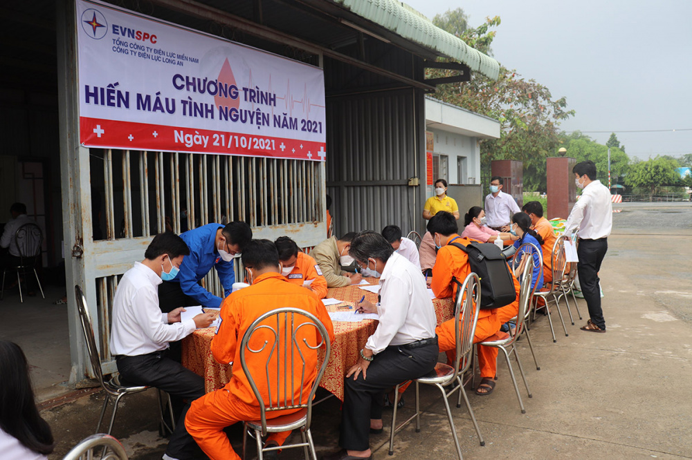 EVNSPC đồng hành cùng khách hàng vượt qua dịch COVID-19