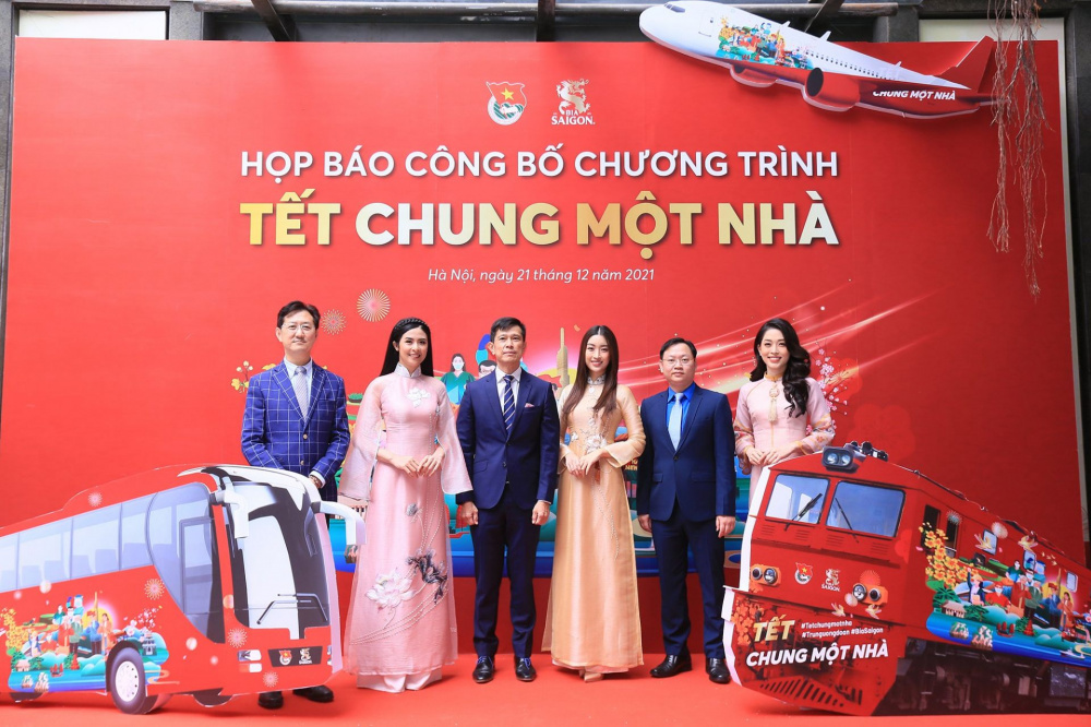 Tết chung một nhà
