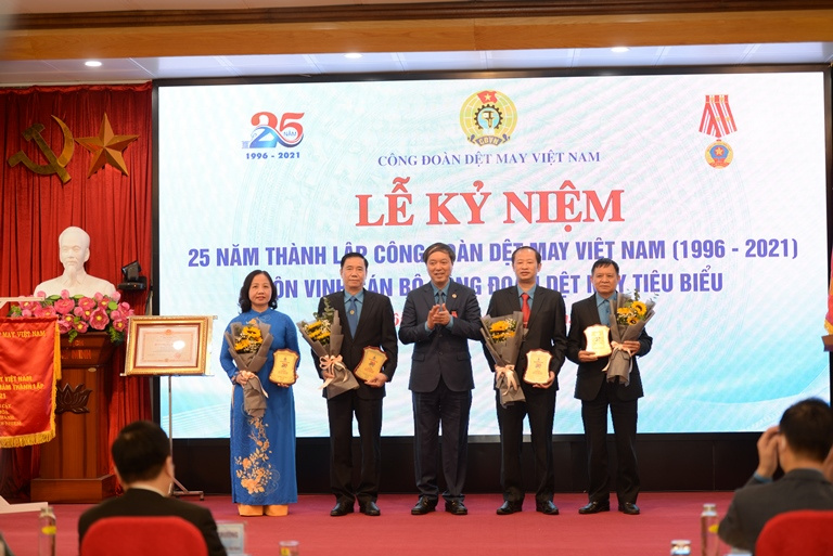 CĐ DMVN kỷ niệm 25 năm thành lập 1