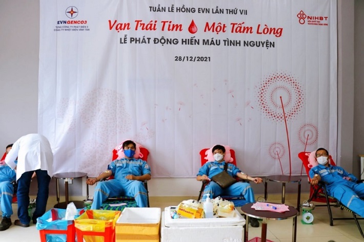 Chương trình Tuần Lễ hồng EVN lần thứ VII tại Công ty Nhiệt điện Vĩnh Tân với thông điệp “Vạn trái tim - Một tấm lòng”
