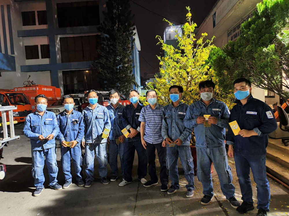 Ông Nguyễn Đăng Khoa - Phó Giám đốc phụ trách Công ty Điện lực Củ Chi cho biết, đơn vị đã tăng cường 150% quân số trực trong đợt Tết Tân Sửu 2021