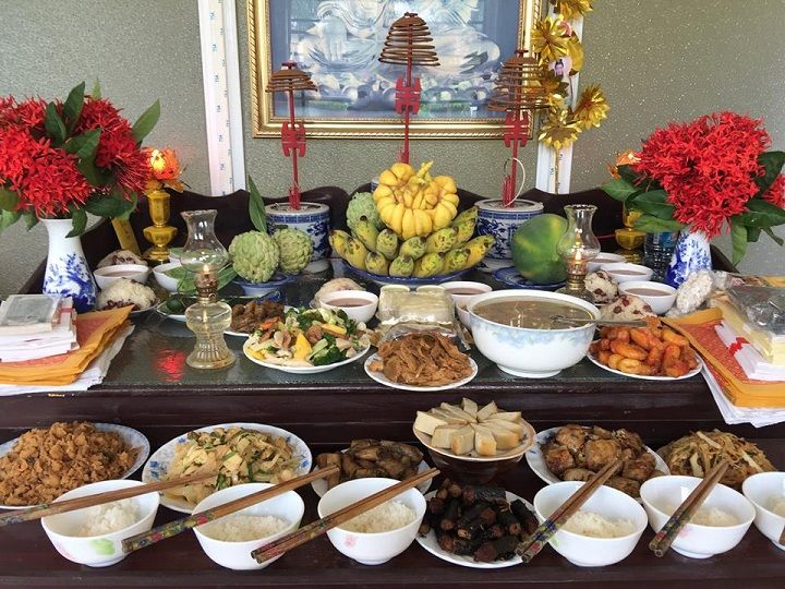 Mâm cơm cùng Rằm