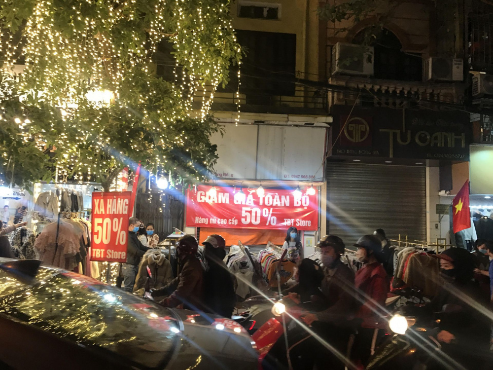 Giảm giá quần áo