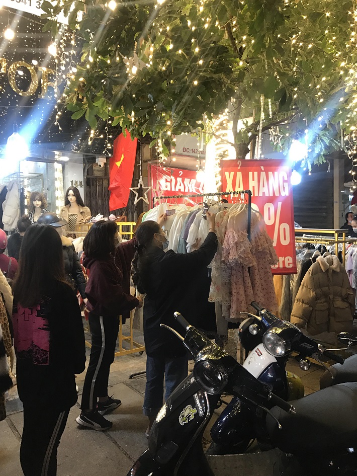 Giảm giá quần áo