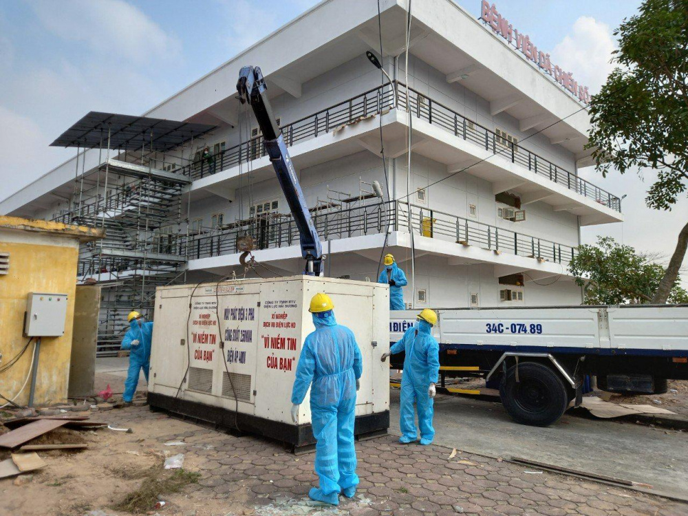 PC Hải Dương lắp đặt máy phát điện dự phòng cho bệnh viện dã chiến trường Đại học Sao Đỏ cơ sở 2