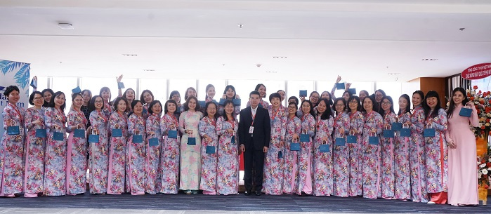 nữ áo dài PVGAS